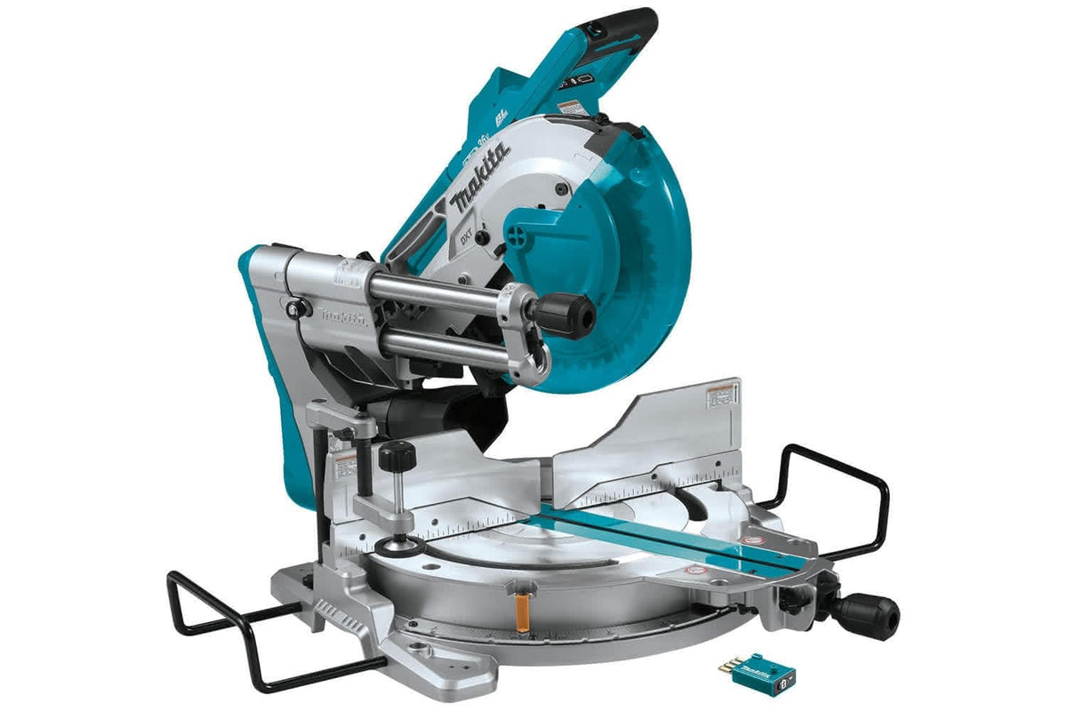 Makita DLS111ZU op witte achtergrond